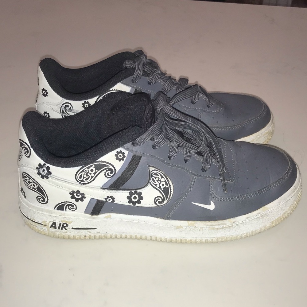 Nike Air Force one size 5 1/2 Youth